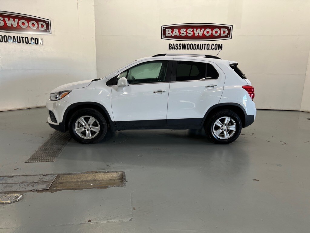 2019 Chevrolet Trax LT photo 2