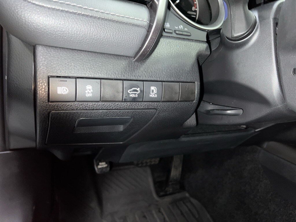 2023 Toyota Camry LE photo 3