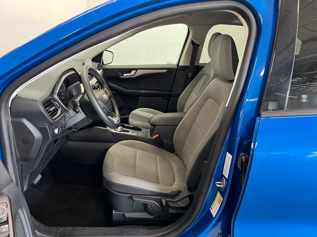 2021 Ford Escape SE photo 3