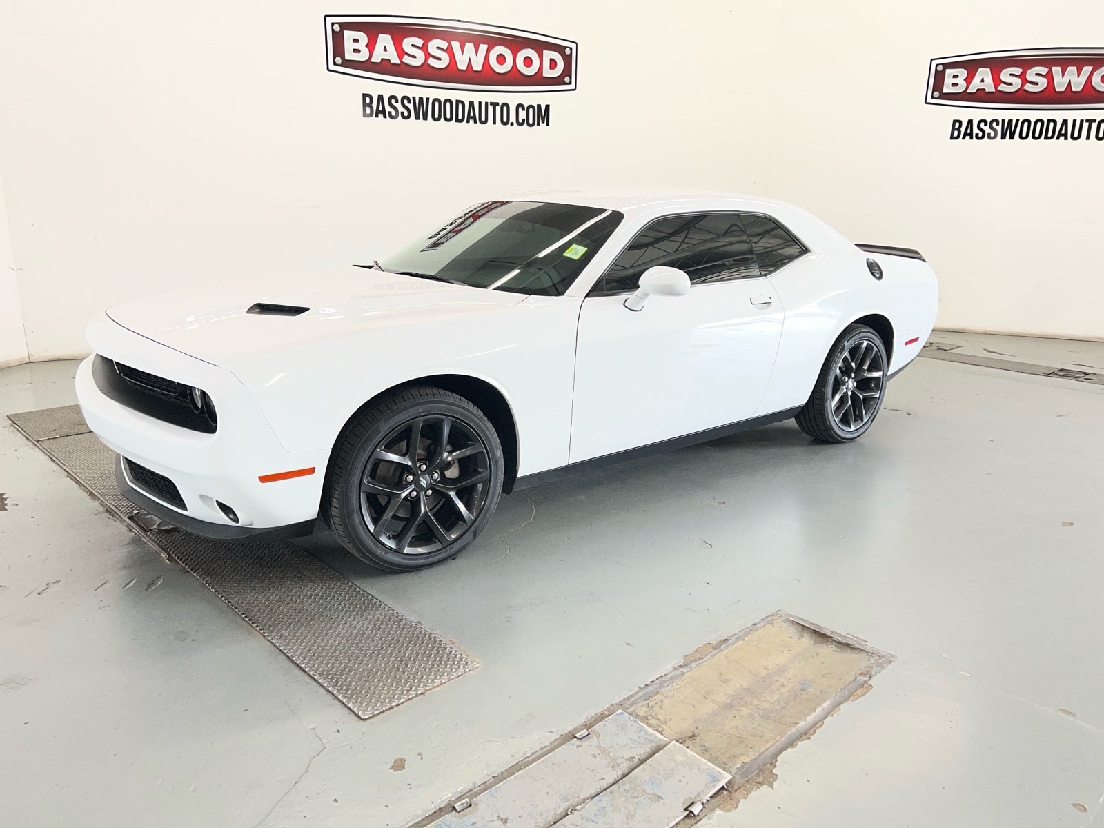 2023 Dodge Challenger SXT Coupe 