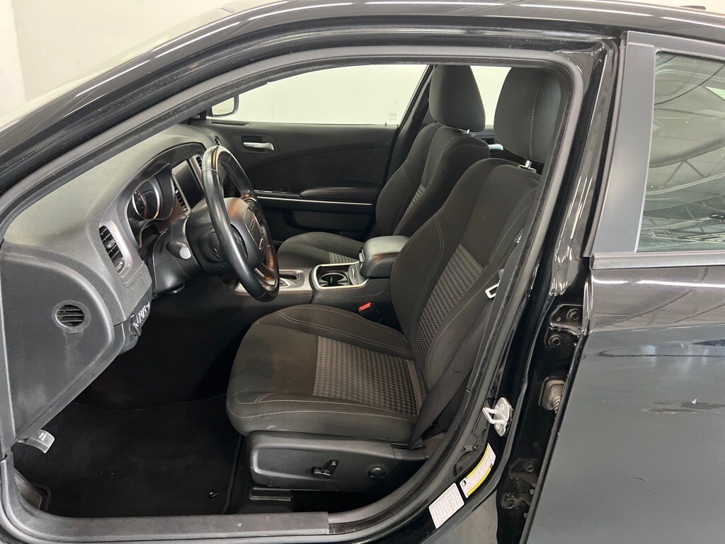 2023 Dodge Charger SXT photo 2