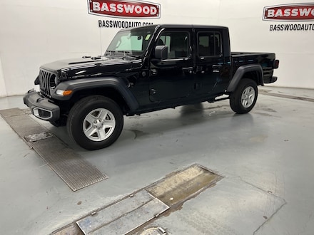 2023 Jeep Gladiator Sport S 4X4 4x4 Sport S  Crew Cab 5.0 ft. SB