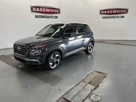 2024 Hyundai Venue Limited IVT Limited  Crossover