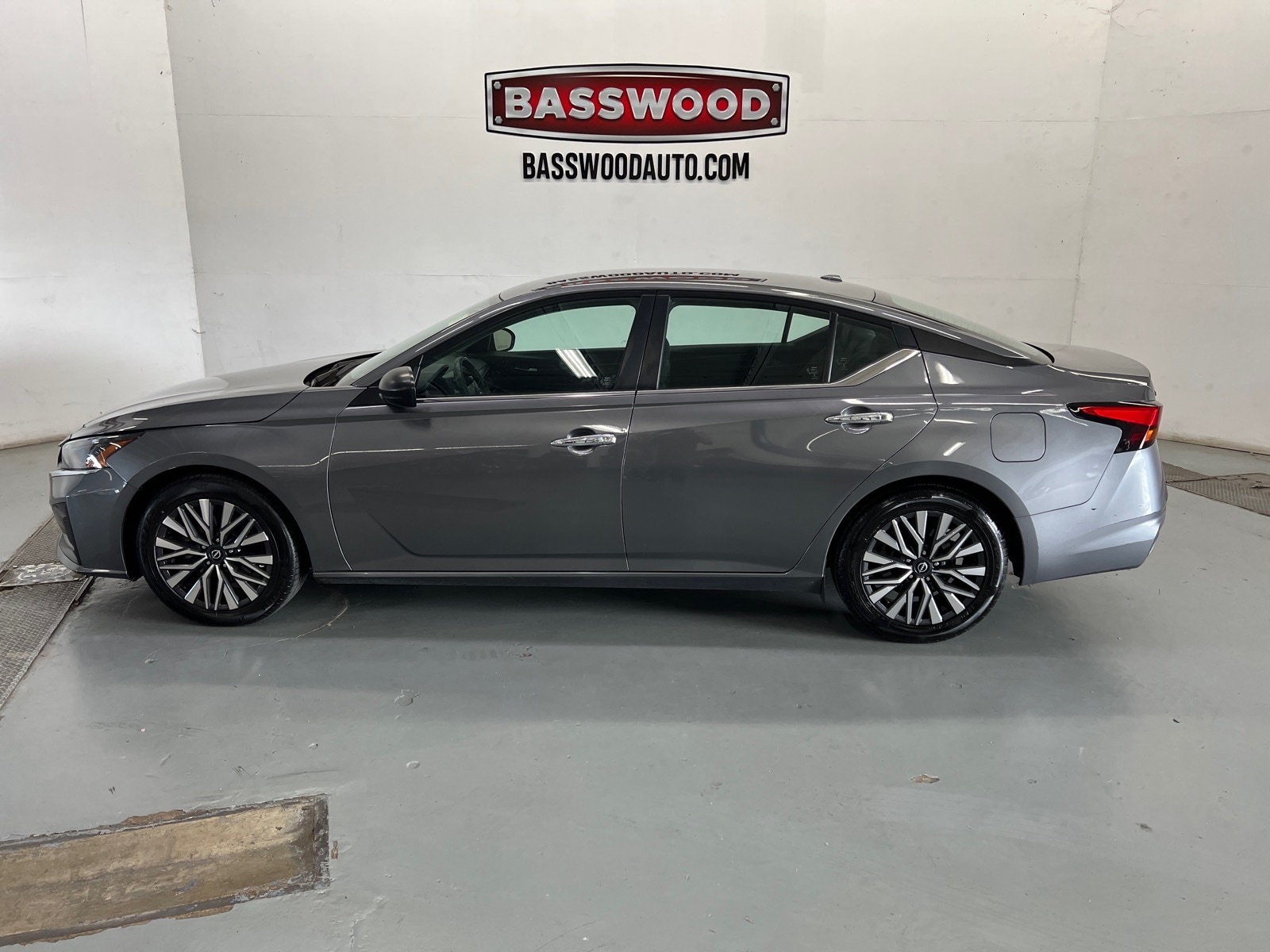 Used 2024 Nissan Altima SV with VIN 1N4BL4DV8RN312084 for sale in Fort Payne, AL