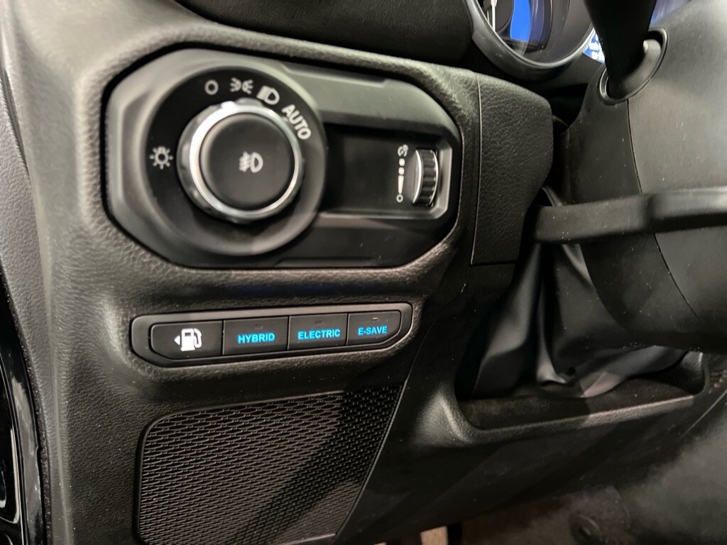 2023 Jeep Wrangler Sahara 4xe photo 4