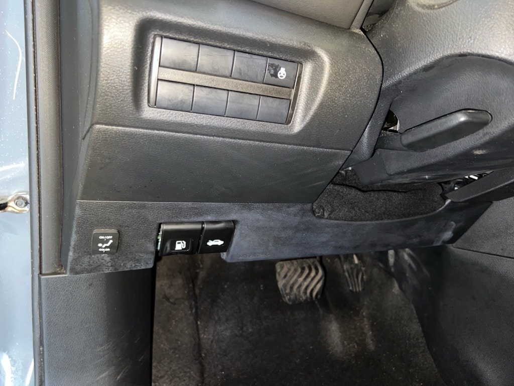 Used 2022 Nissan Kicks SR FWD SR Crossover