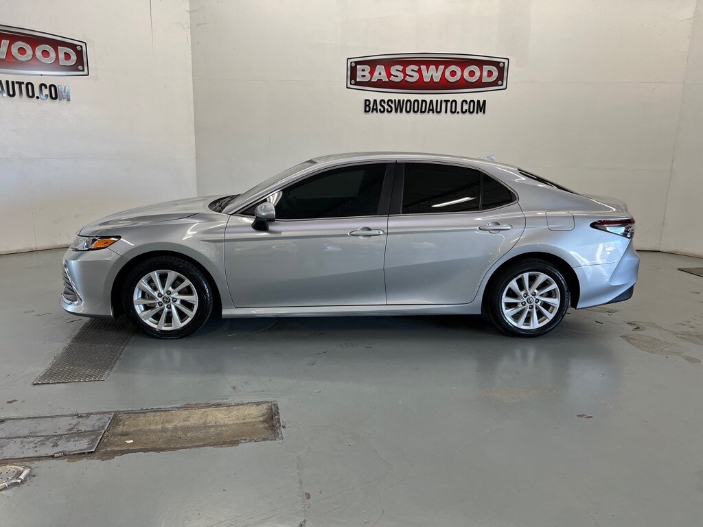 2024 Toyota Camry LE photo 2