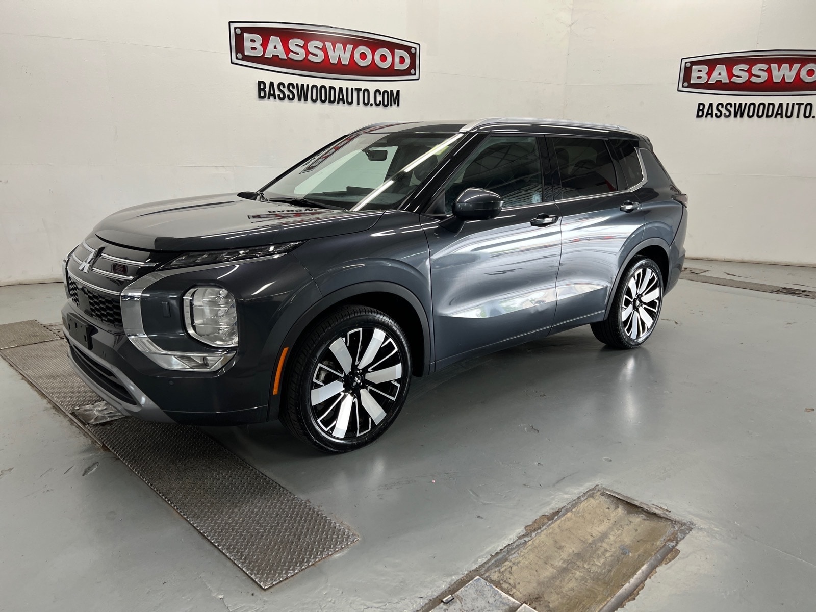 2025 Mitsubishi Outlander SEL S-AWC's photo