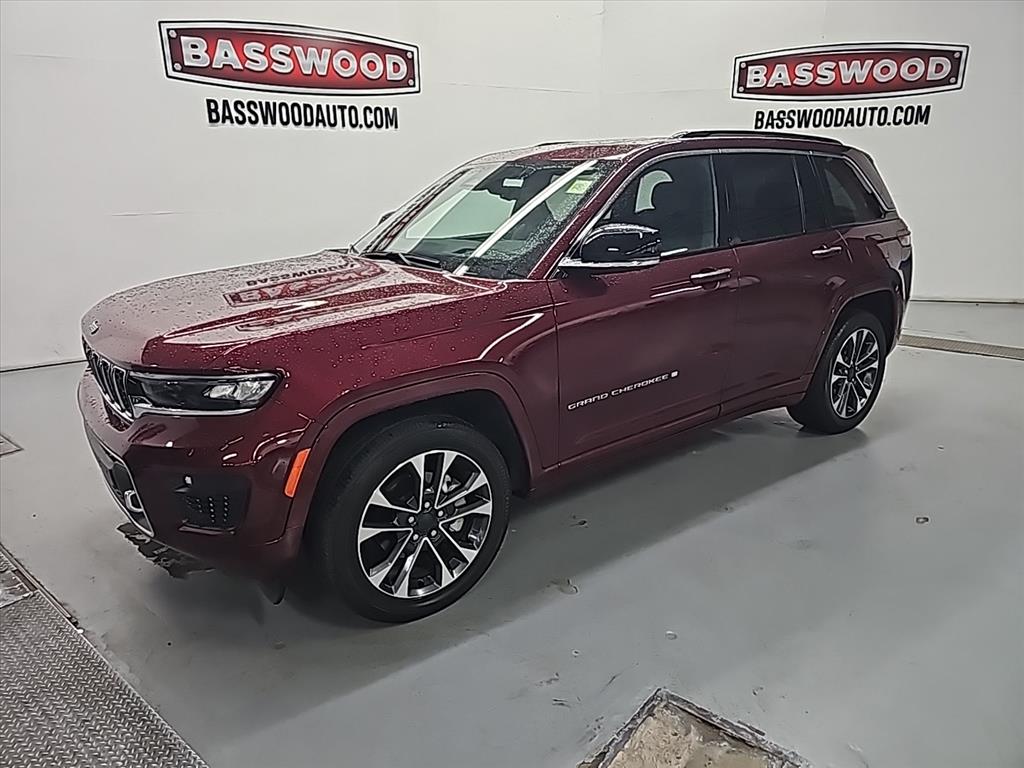 2023 Jeep Grand Cherokee 4x4 Overland SUV 