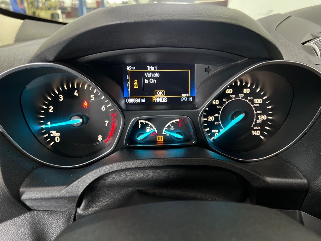 2019 Ford Escape SEL photo 4