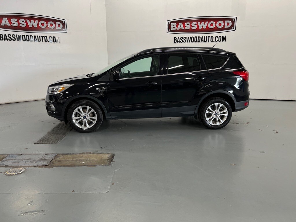 2019 Ford Escape SEL photo 2