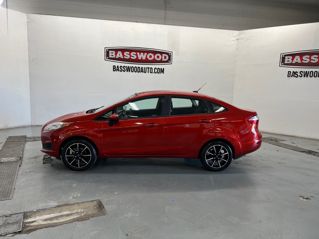 Used 2019 Ford Fiesta SE with VIN 3FADP4BJ2KM139448 for sale in Fort Payne, AL