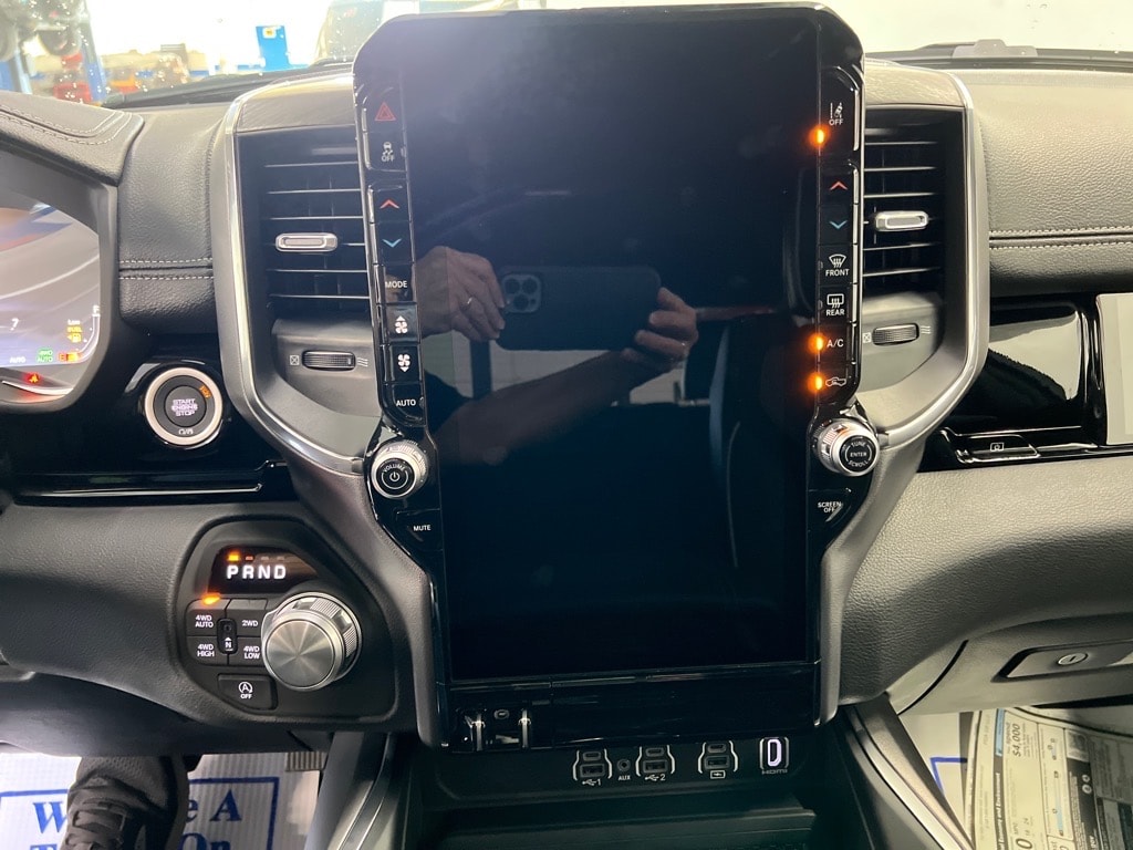 2026 RAM 1500 Laramie - Photo 8