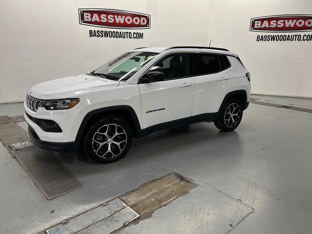 2024 Jeep Compass Latitude's photo