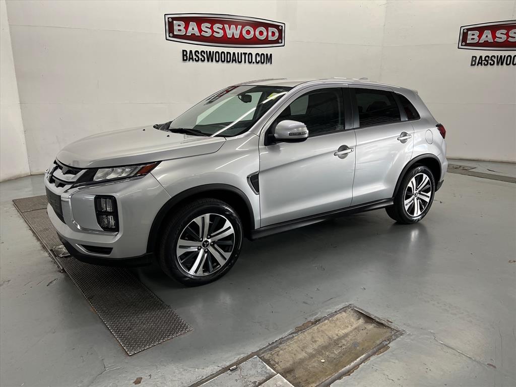 2024 Mitsubishi Outlander Sport SE's photo