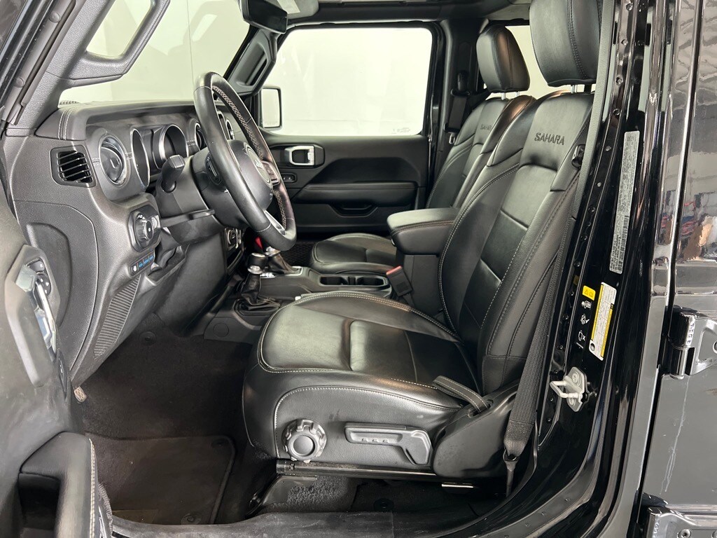 2023 Jeep Wrangler Sahara 4xe photo 3