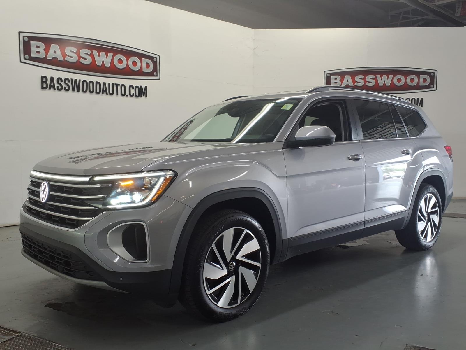 2025 Volkswagen Atlas 2.0T SE w/Tech 4MOTION's photo