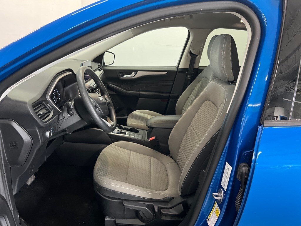 2021 Ford Escape SE photo 3