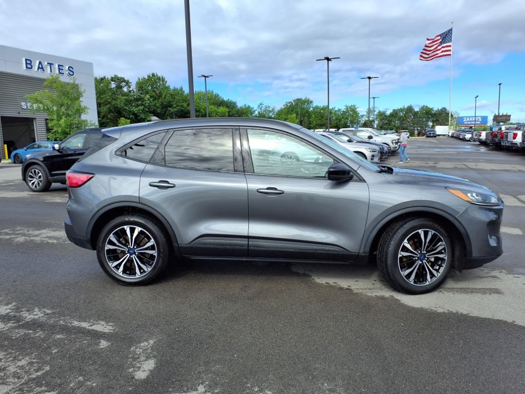 2022 Ford Escape SEL photo 2