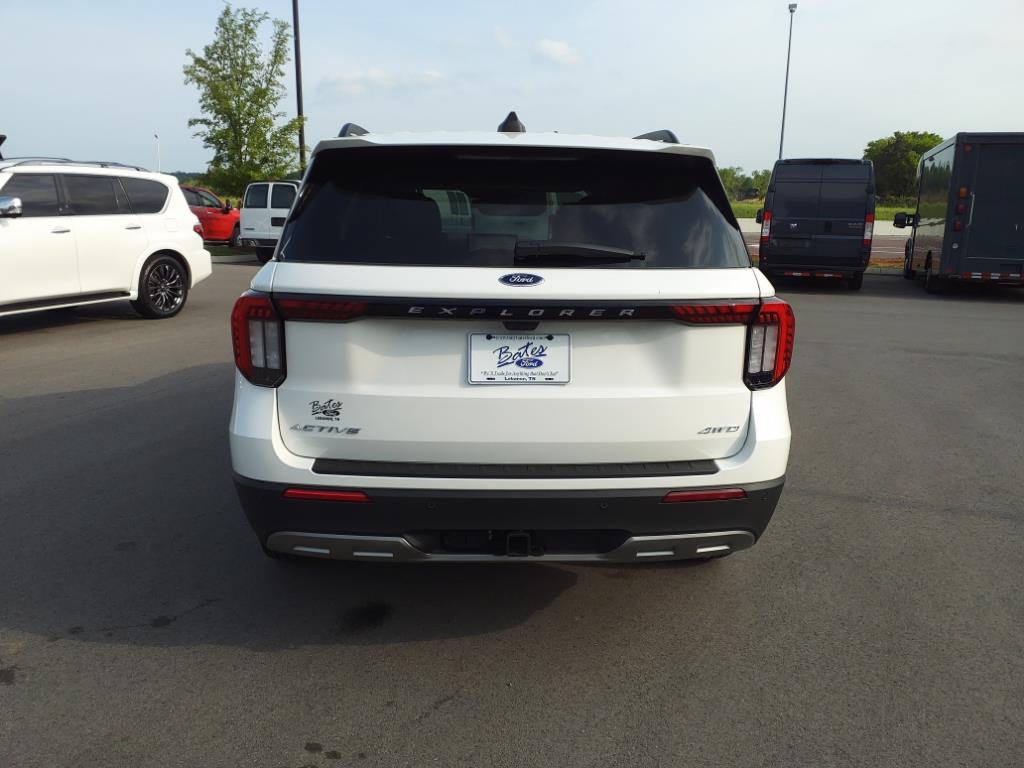 2025 Ford Explorer photo 4