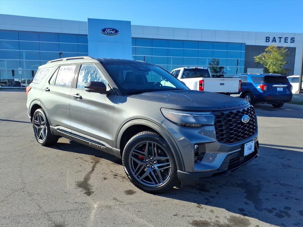 2026 Ford Explorer ST-LINE's photo