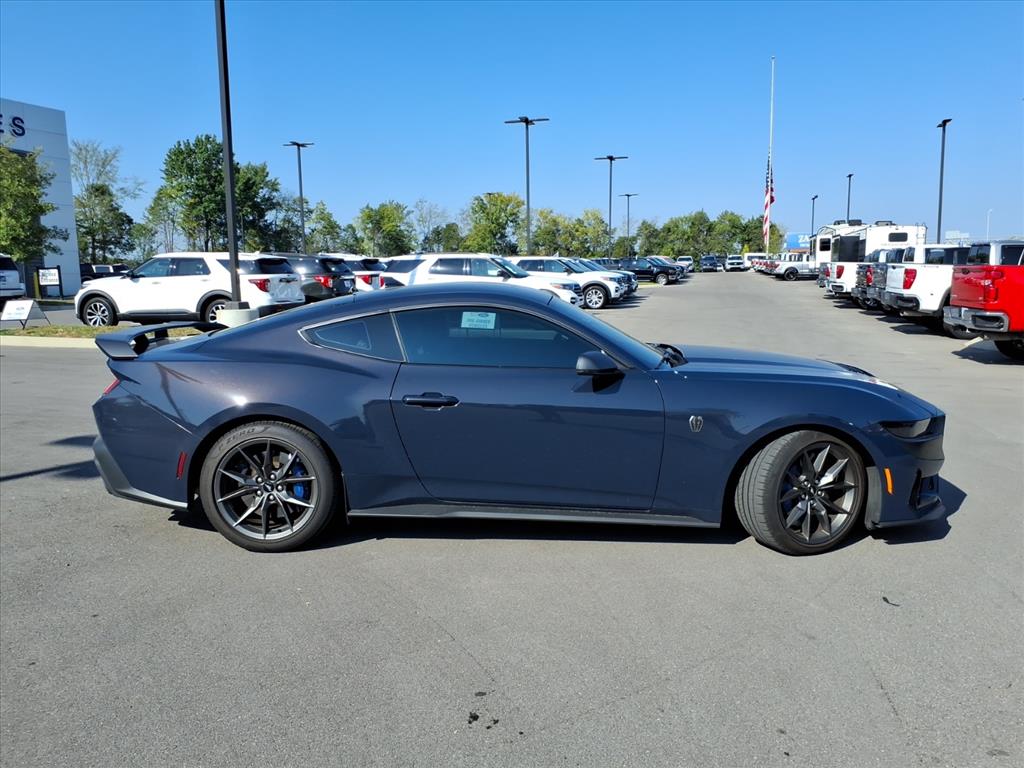 2025 Ford Mustang Dark Horse photo 2