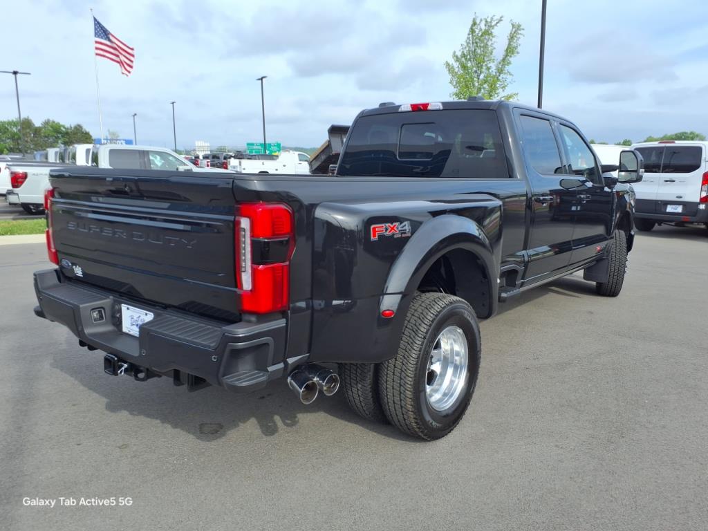 2025 Ford F-350 photo 3