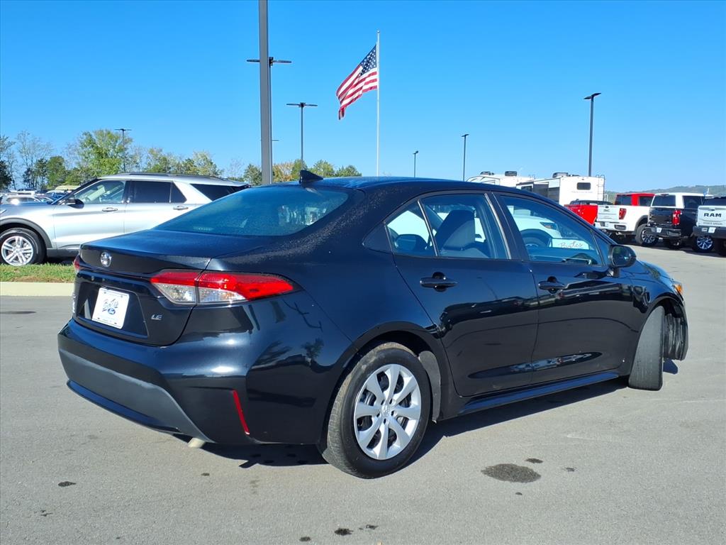 2022 Toyota Corolla LE photo 3