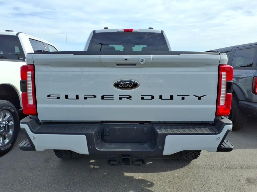 Used 2025 Ford F-250SD Lariat Truck Crew Cab