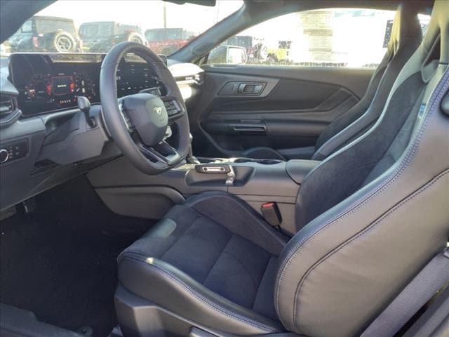 2025 Ford Mustang Dark Horse - Photo 10