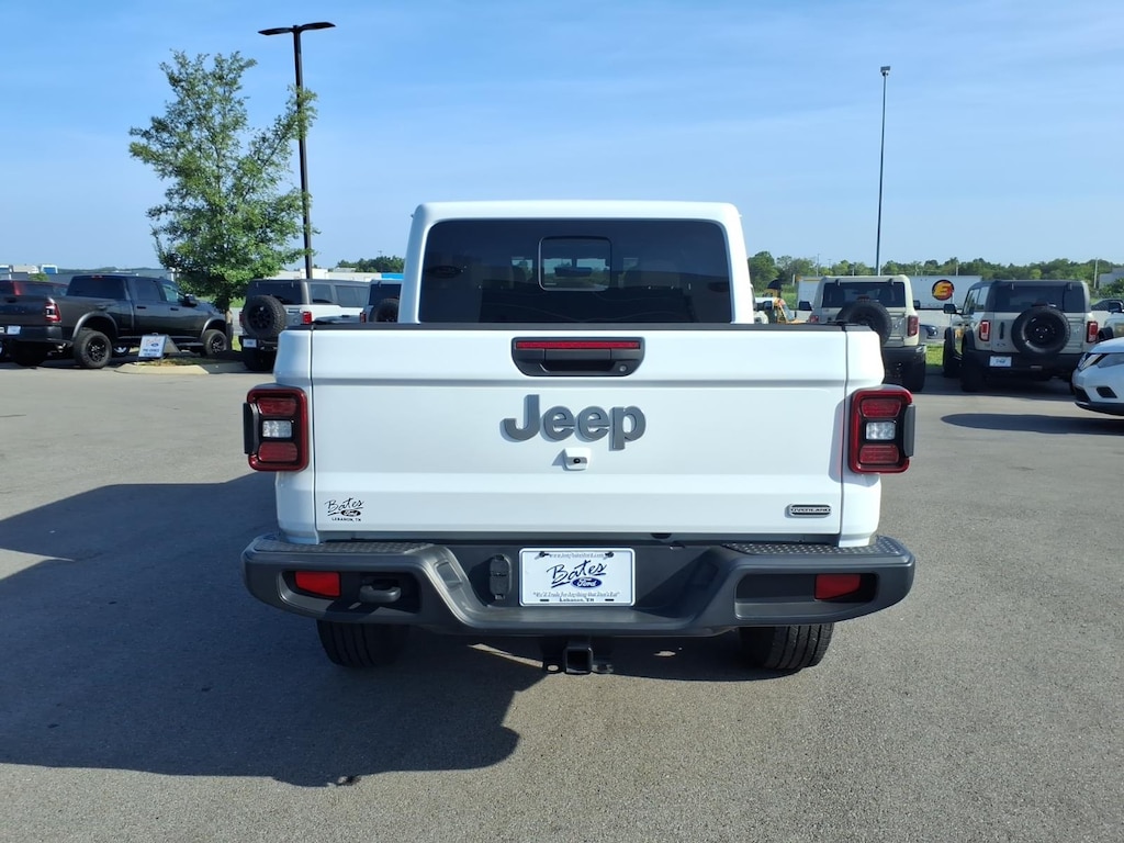 Certified 2022 Jeep Gladiator Overland Truck