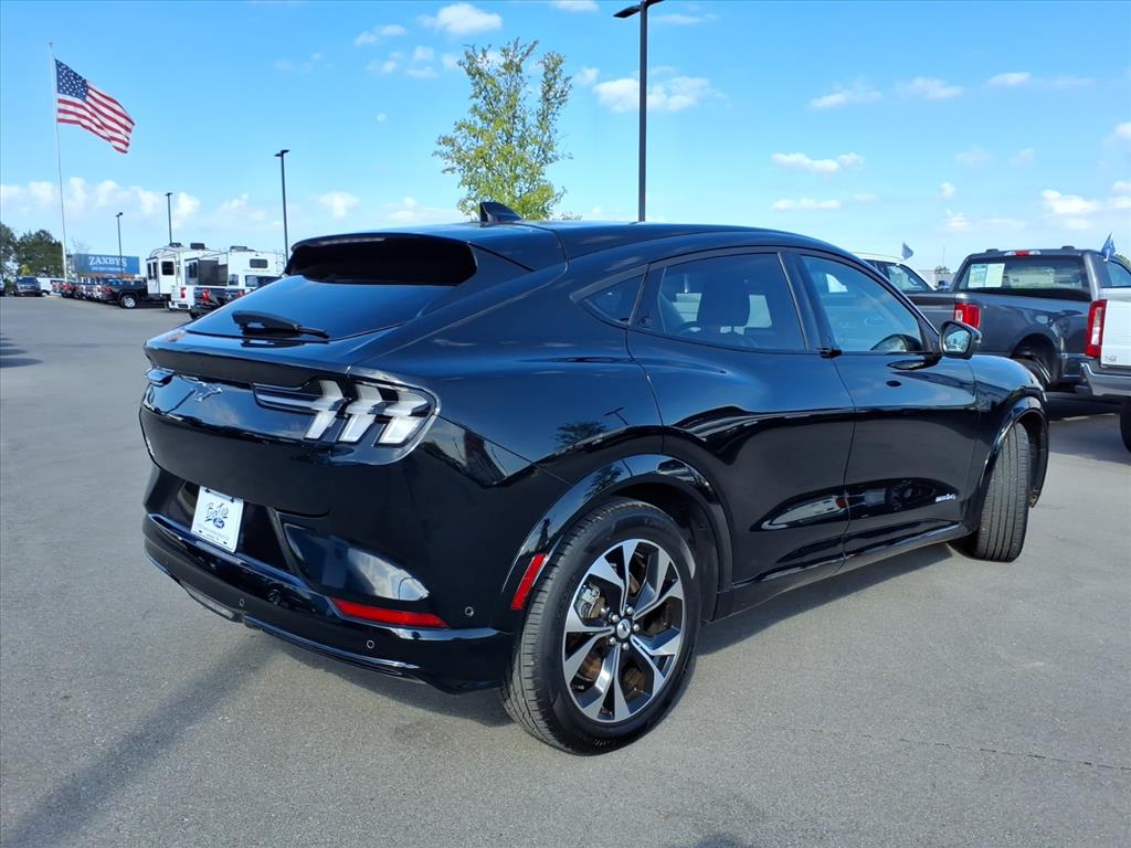 2021 Ford Mustang Mach-E Premium photo 3