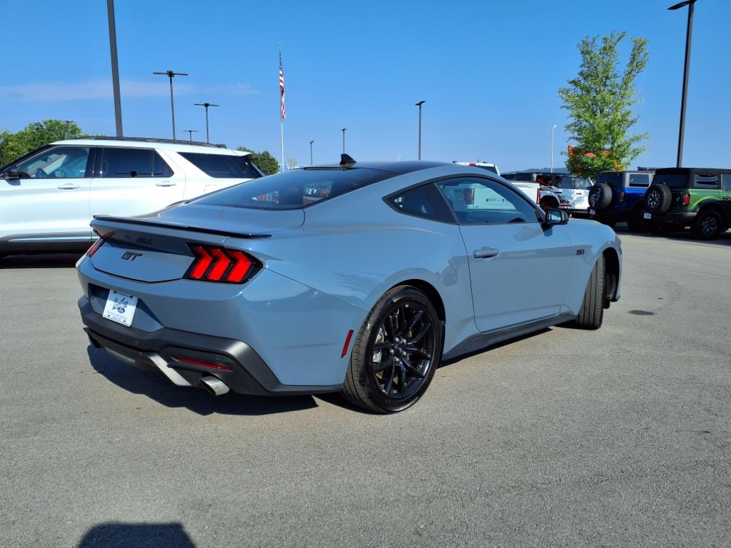2024 Ford Mustang GT photo 3