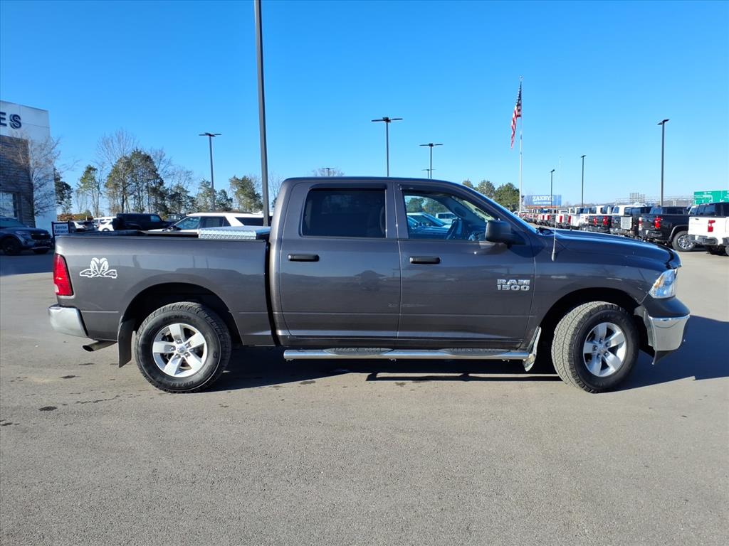2016 Ram 1500 Tradesman photo 2