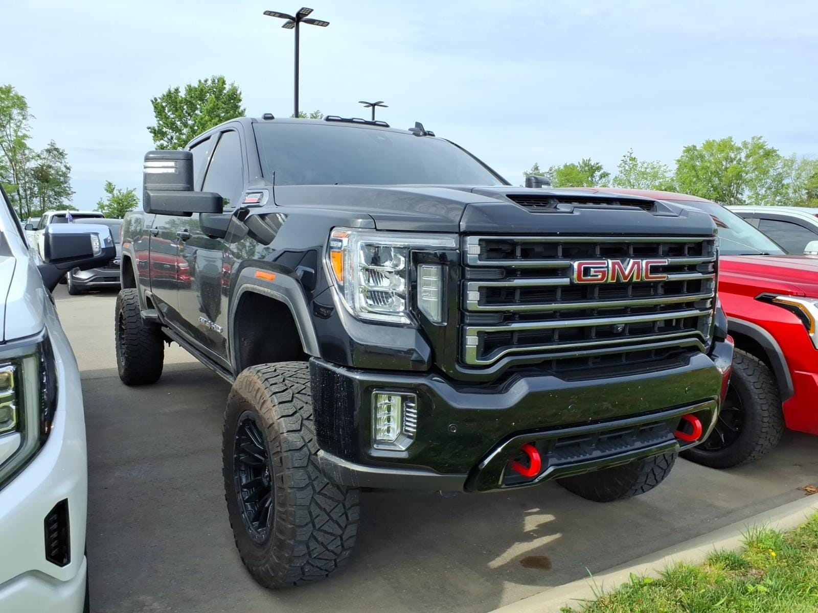 2023 GMC Sierra 4WD Crew Cab Standard Box AT4's photo