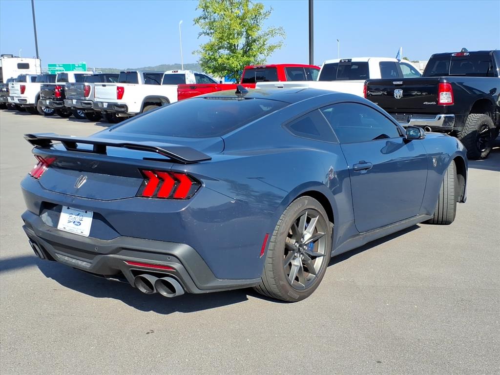 2025 Ford Mustang Dark Horse photo 3