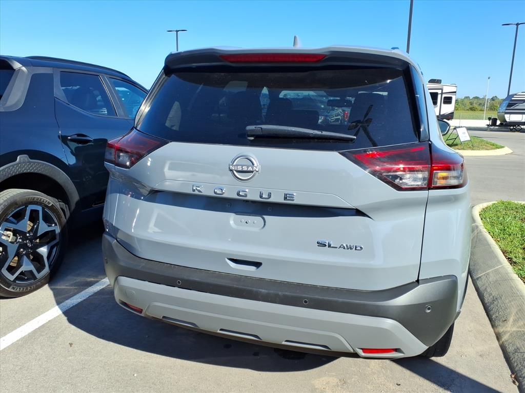 2021 Nissan Rogue SL photo 3