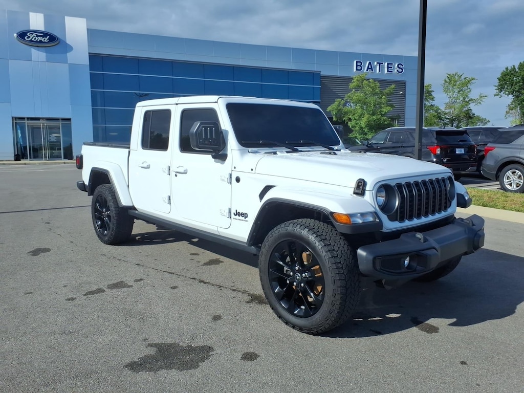 Certified 2025 Jeep Gladiator Nighthawk Truck