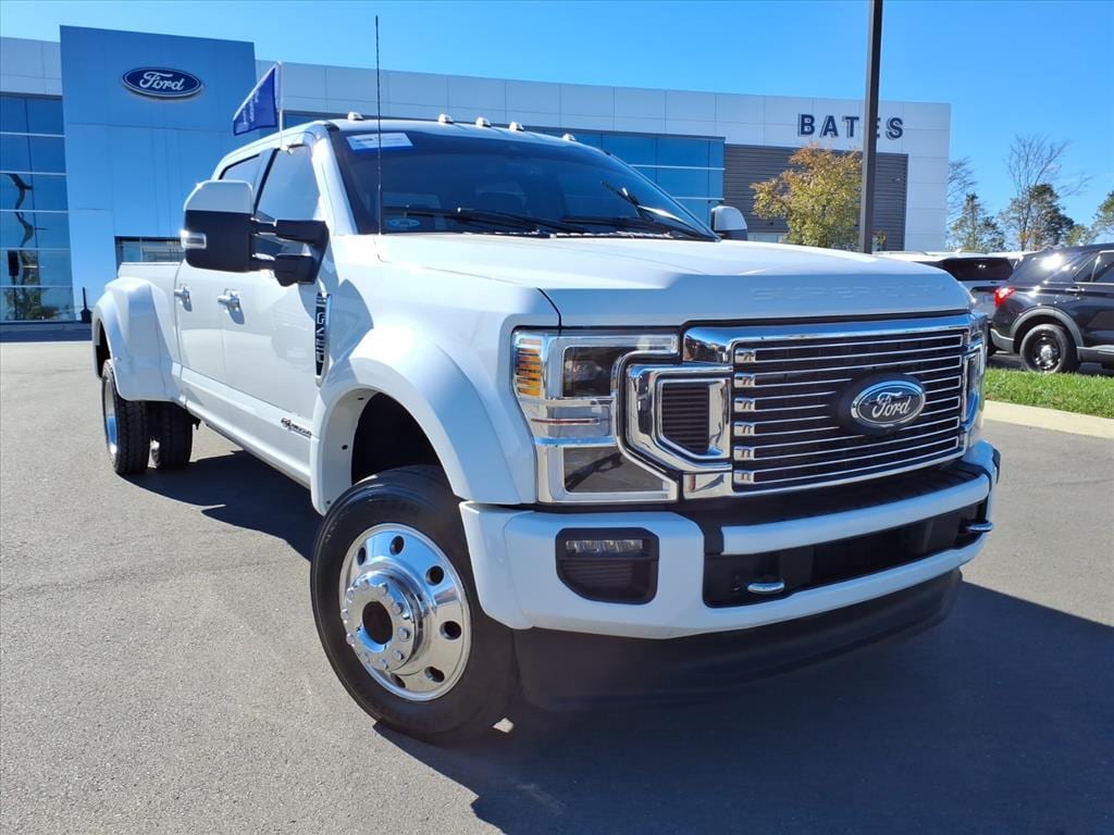 2022 Ford F-450 Super Duty Limited's photo