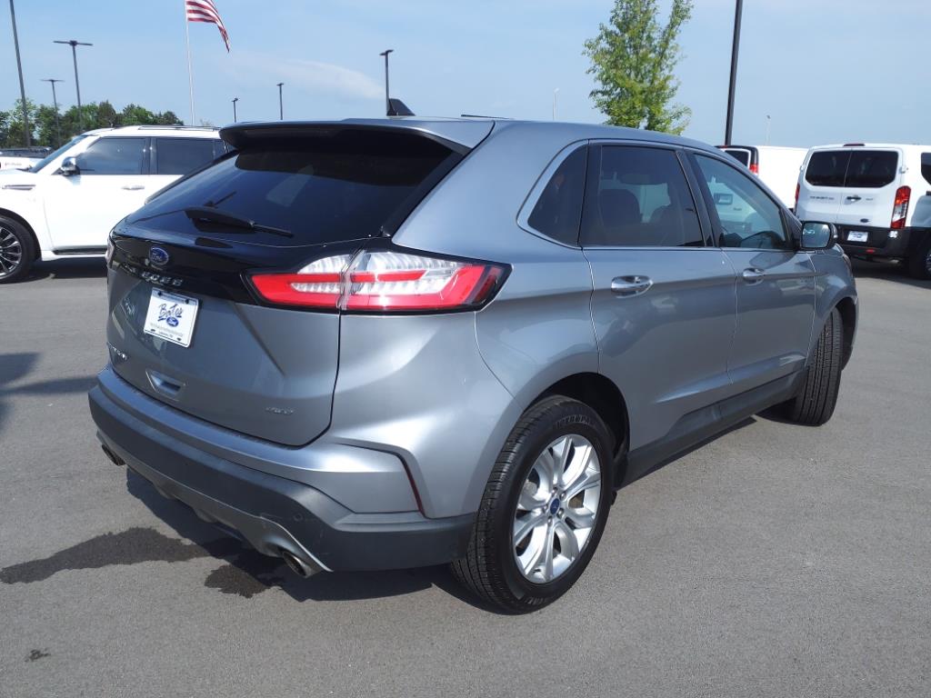 2022 Ford Edge Titanium photo 3