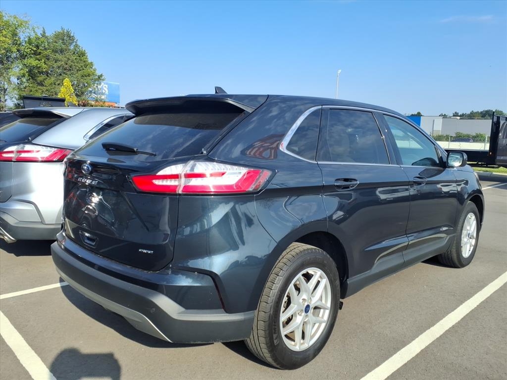 2023 Ford Explorer XLT photo 2