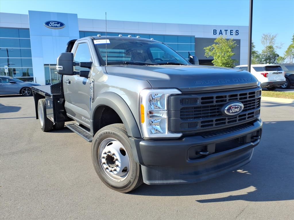 2023 Ford F-450 Super Duty Chassis Cab XL's photo