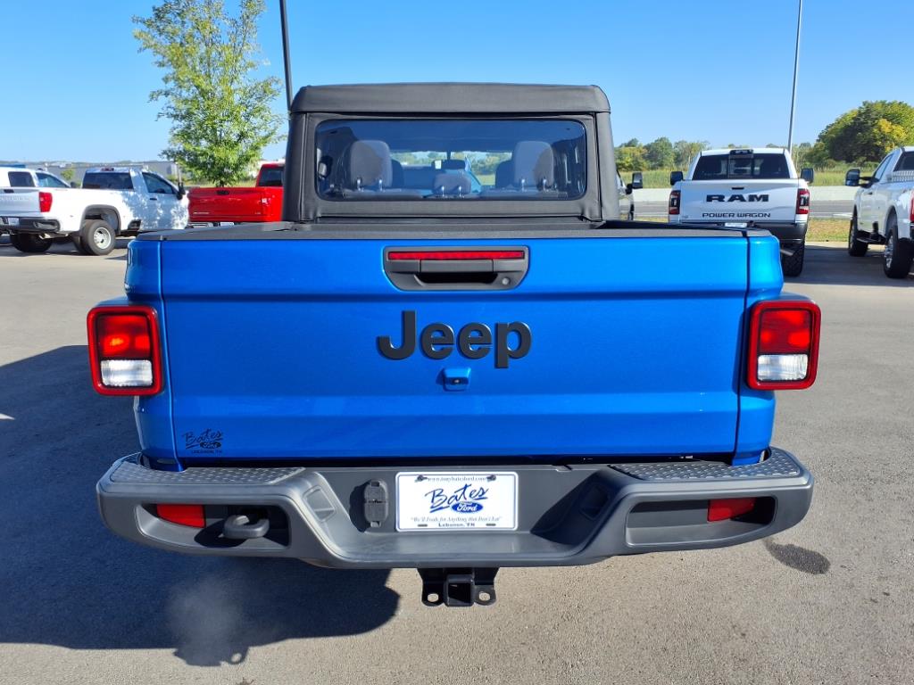 2023 Jeep Gladiator Sport photo 4
