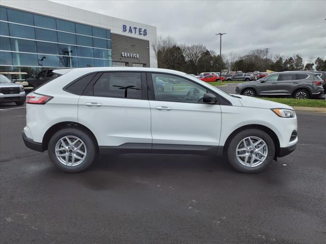 2024 Ford Edge SE photo 2