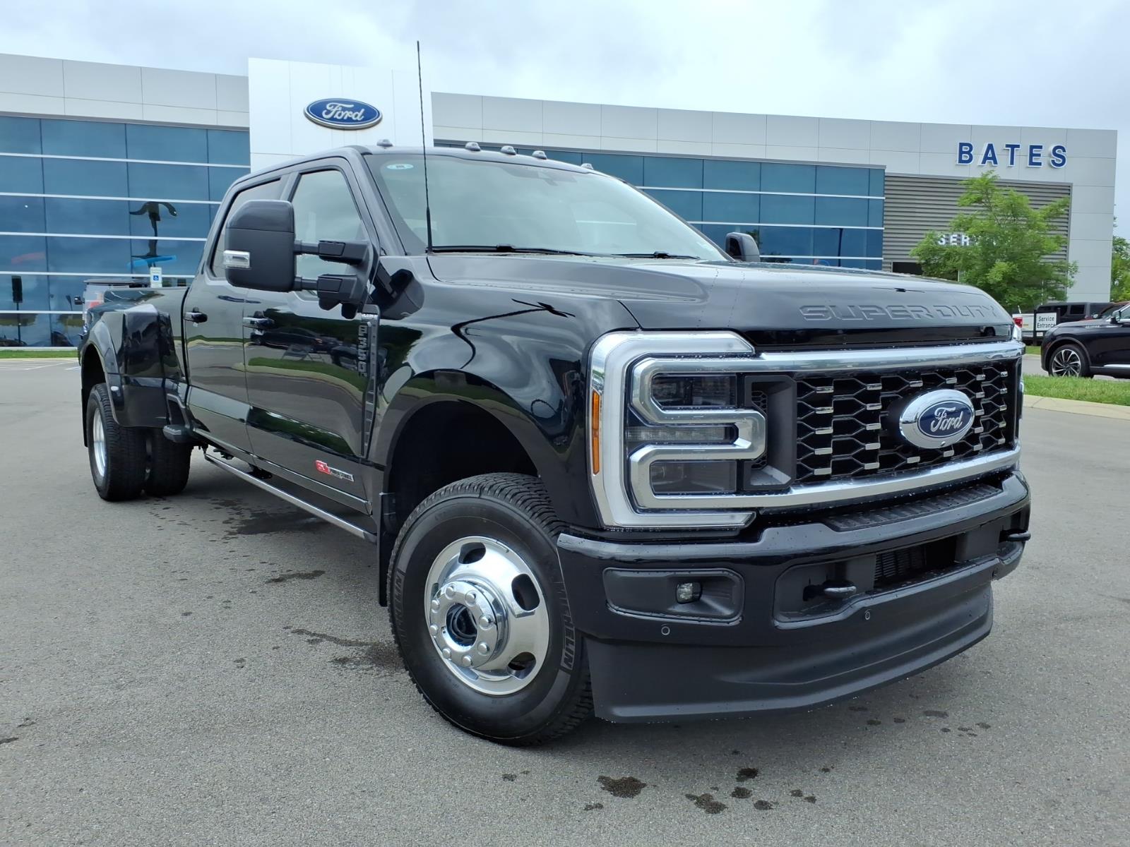 2026 Ford F-350 Platinum 4x4 Crew Cab 8' Box DRW's photo