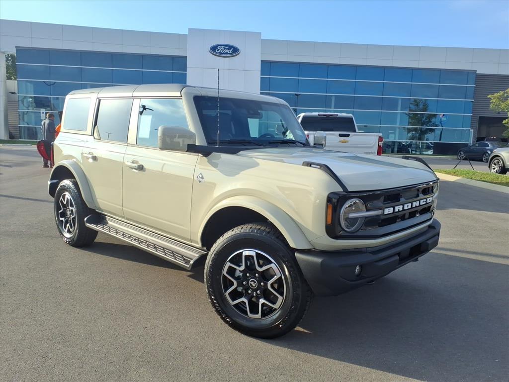 2025 Ford Bronco 4-Door Outer Banks's photo