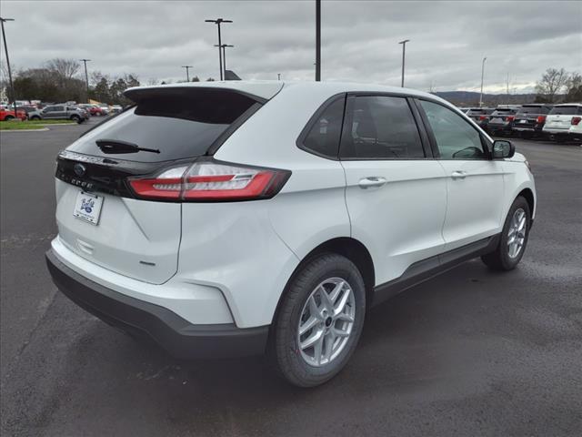 2024 Ford Edge SE photo 3