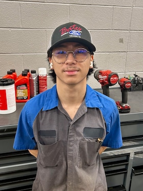 Staff member Kohmin Lowrey - Service from ID_c3007b8ee22f