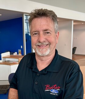 Staff member Barry Moss    -SM from ID_c3007b8ee22f