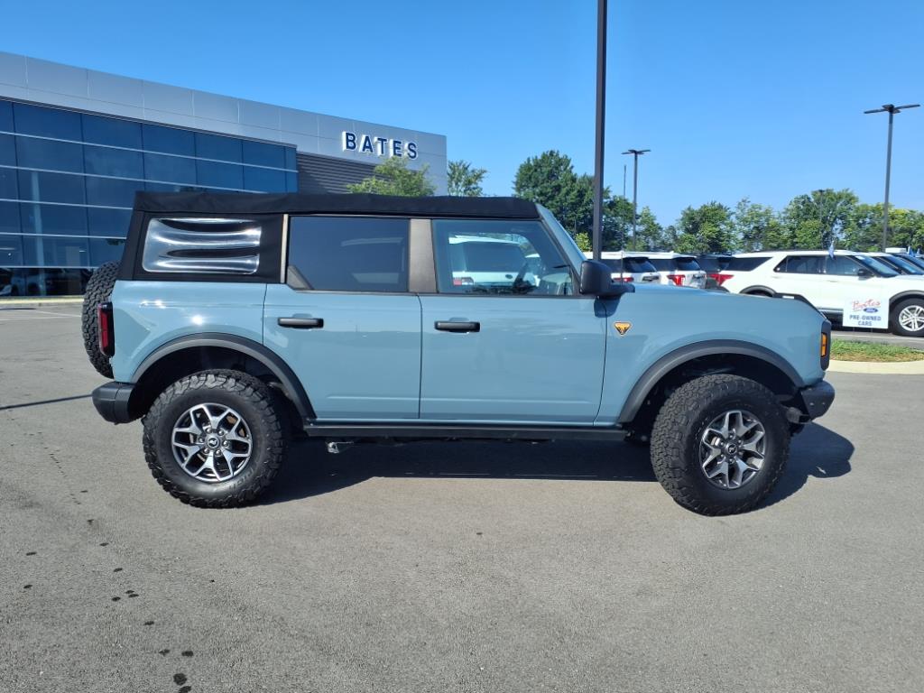 2021 Ford Bronco Badlands photo 2